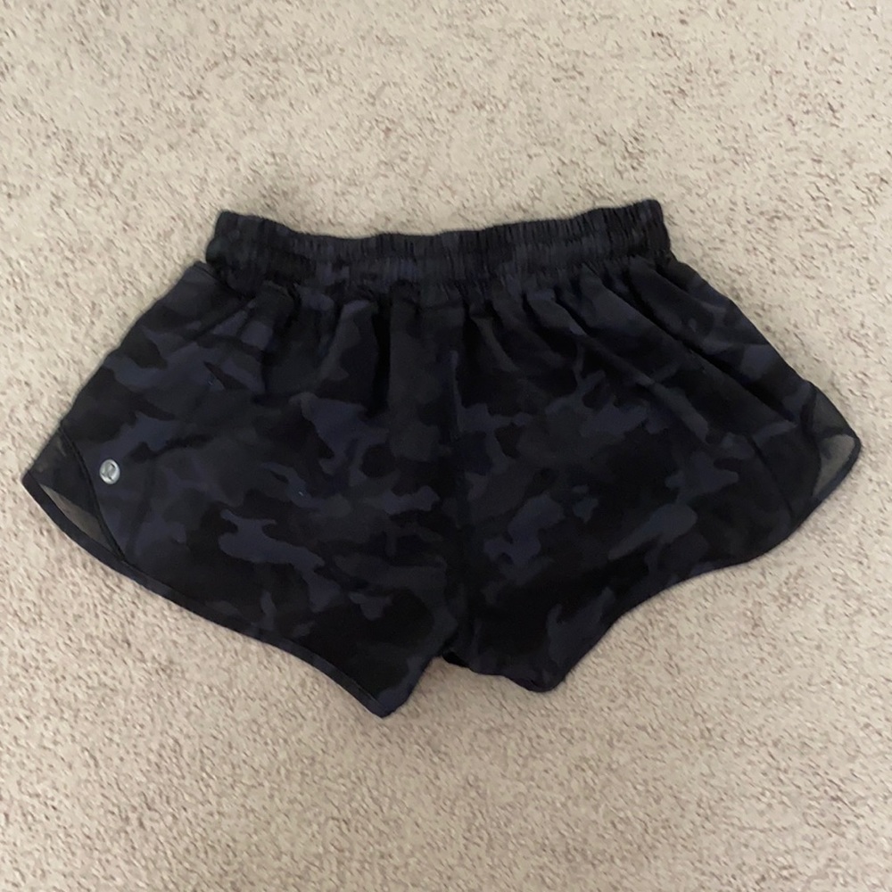 Lululemon hotty hot shorts 2.5 inch camo